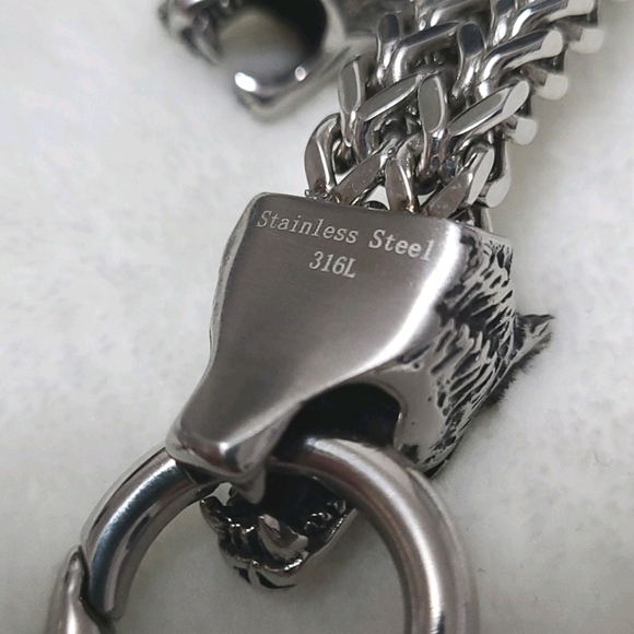 Stainless Steel Wolf Bracelet - Picture 5 of 5